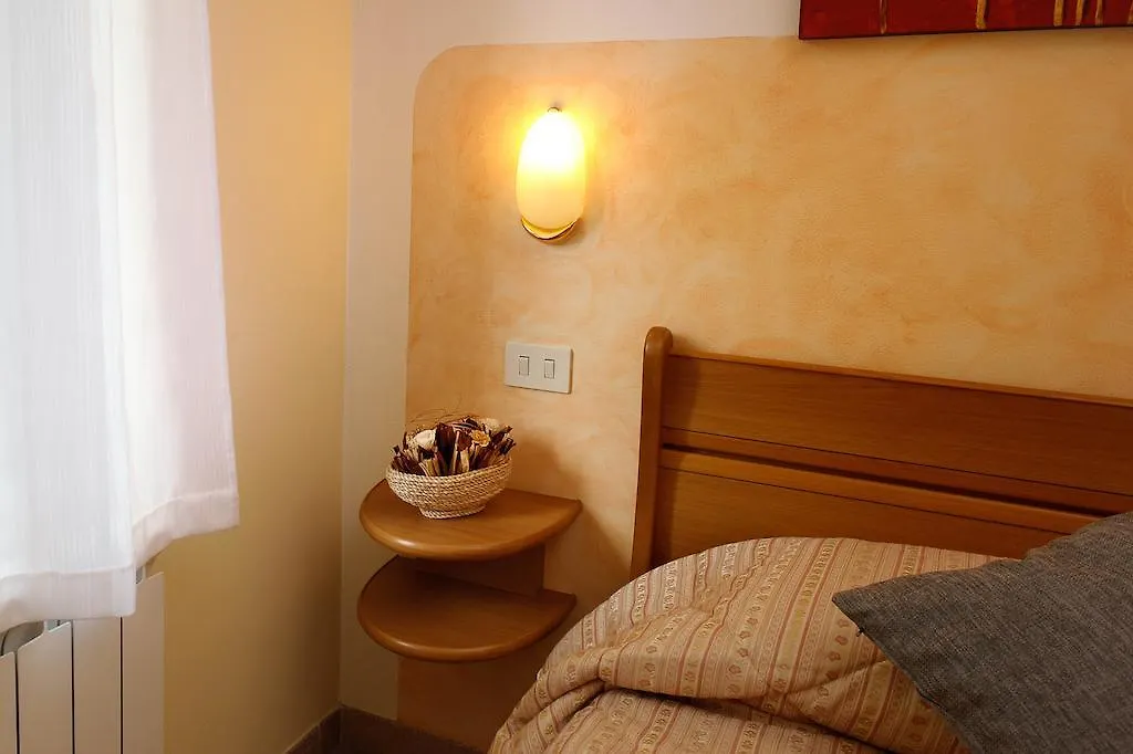 Hotel Le Rondini Riccò del Golfo di Spezia 2*,  Itálie